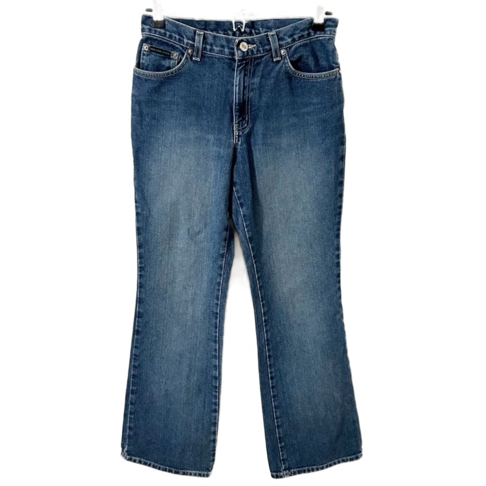 New York and Company Denim Jeans Medium Rise Flare with Leather Patch Fading 🟦👖
